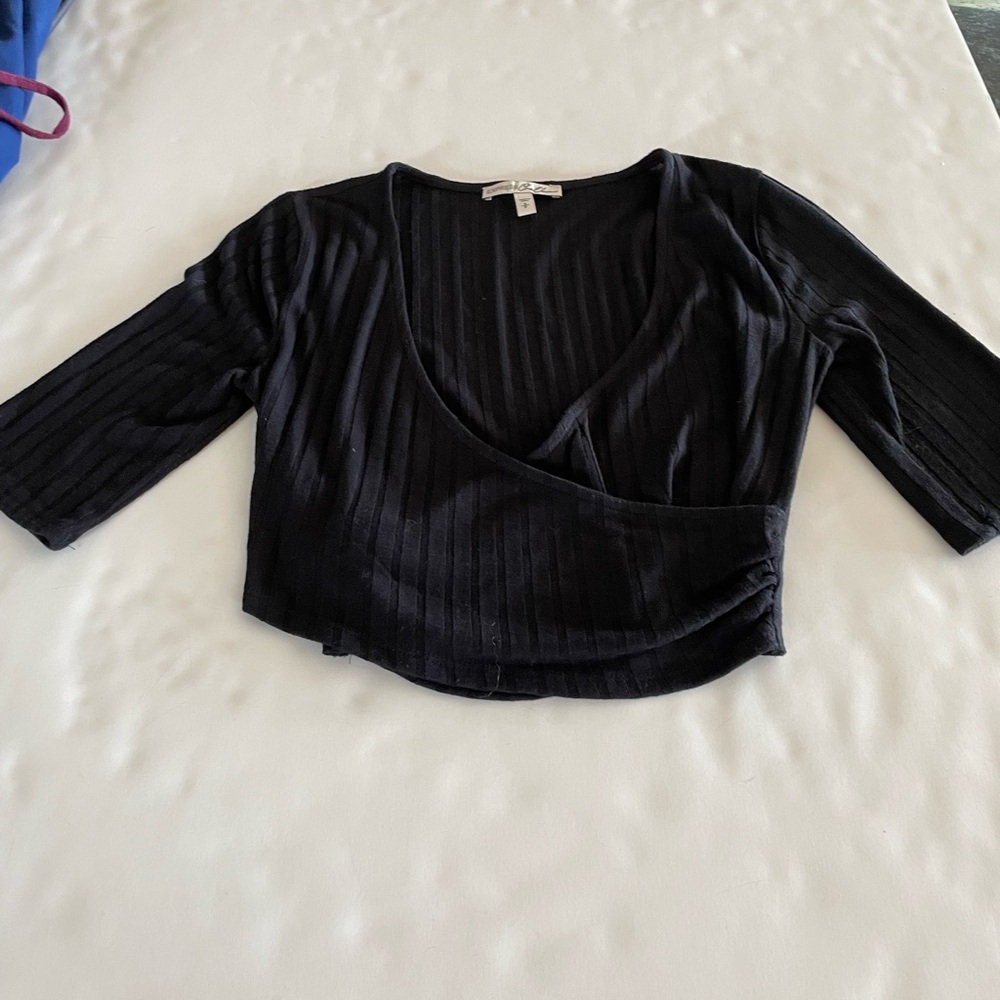 Express cropped top size S/P. In excellent condition.